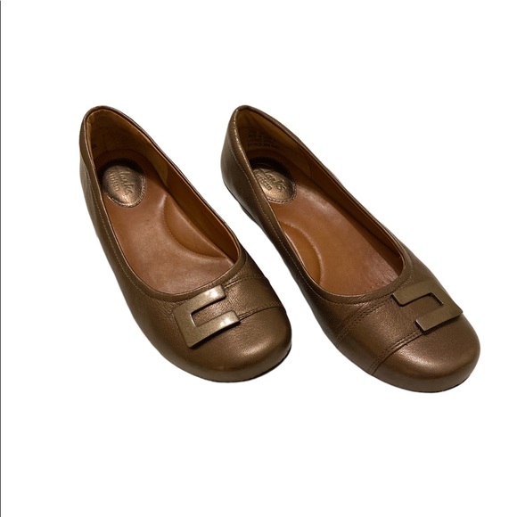 Clark’s Artisan Metallic Bronze Wedge Flats Size 6 1/2 M - Picture 9 of 9